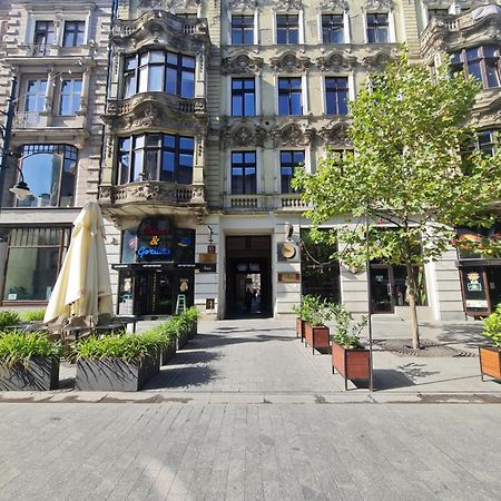 Apartment In The Strict City Centre Лодз Екстериор снимка