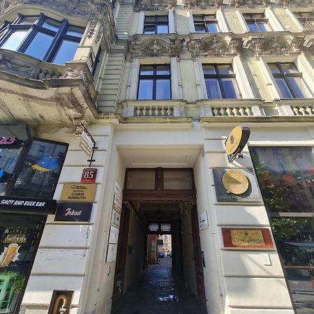 Apartment In The Strict City Centre Лодз Екстериор снимка