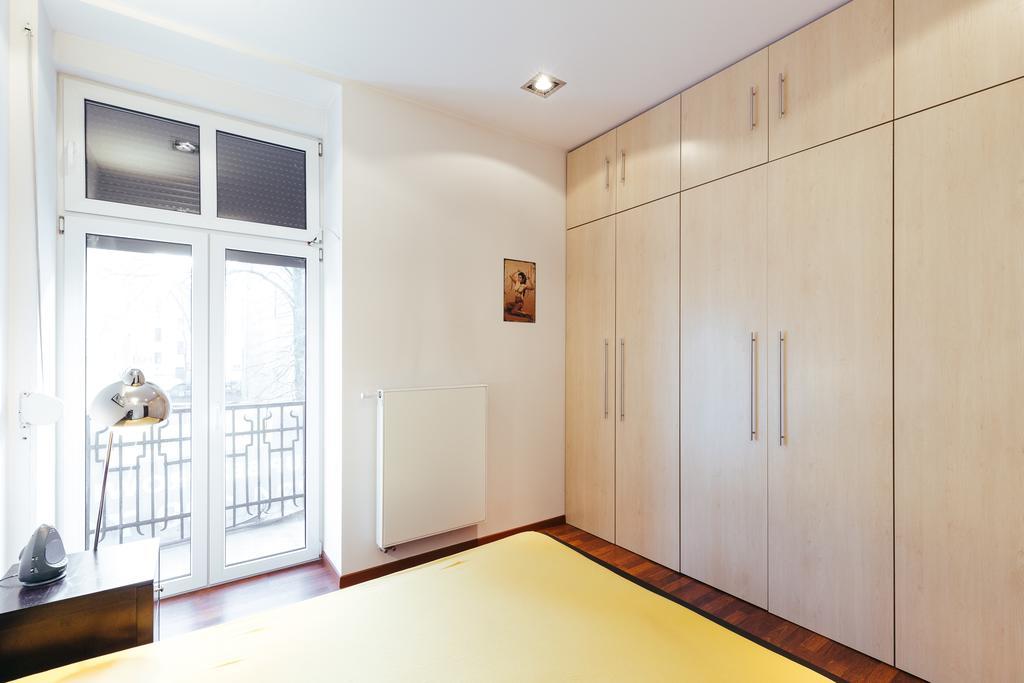 Apartment In The Strict City Centre Лодз Екстериор снимка